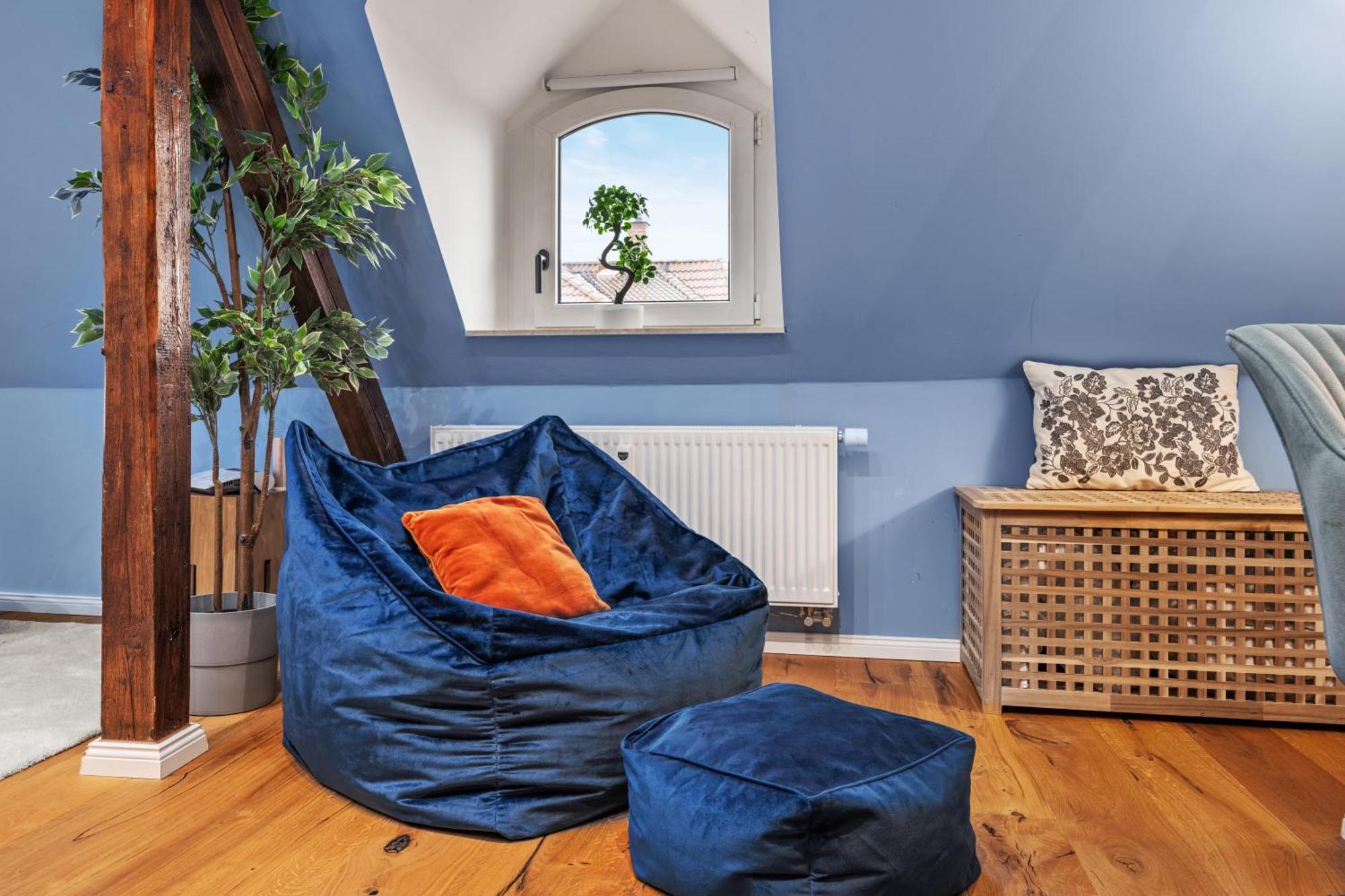 Edler Wohnraum Modernes Vorstadtstudio Mit Emma-Bett, Garten & Kaffeevollautomat Zwickau Dış mekan fotoğraf